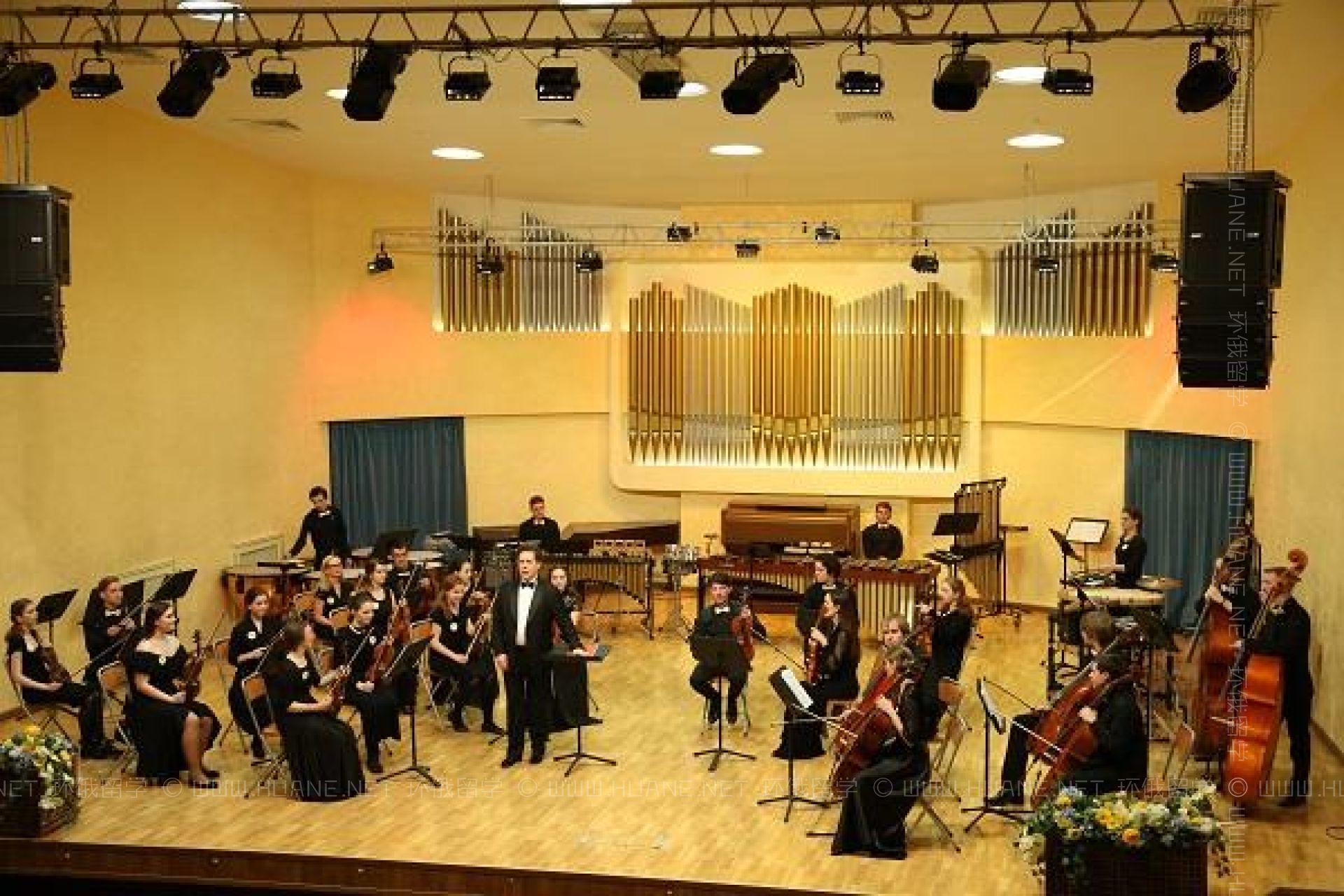 莫斯科国立施尼特凯音乐学院