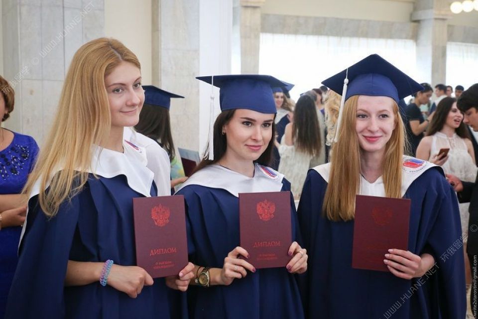 留学生亲自解答：从圣彼得堡医科大学毕业难吗？