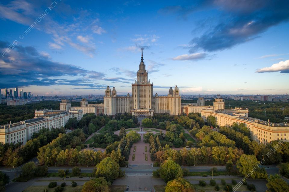 多方面分析国立莫斯科大学教学质量如何。