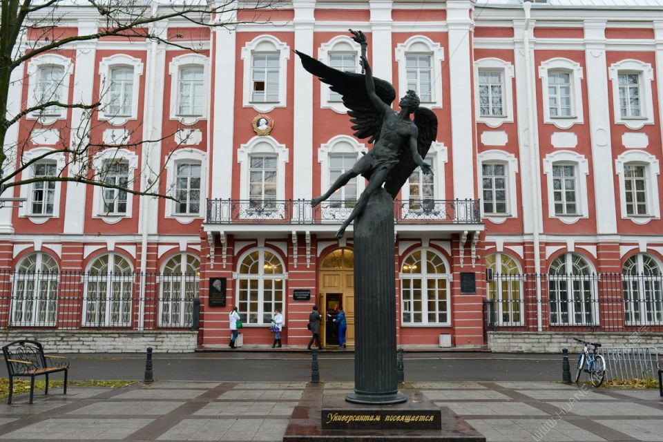 这么多人去圣彼得堡国立大学留学有什么优势？