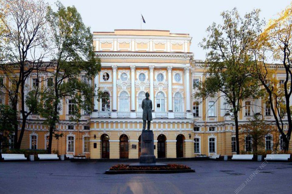 艺术大国，俄罗斯国立师范大学美术专业很有名。