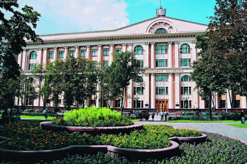 俄罗斯联邦政府财政金融大学门槛低，为所有同学敞开高等学校的大门。